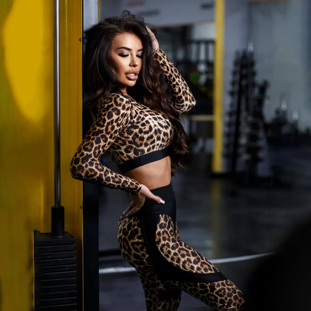 Leggings sexy con motivo leopardato che scolpiscono l'anca